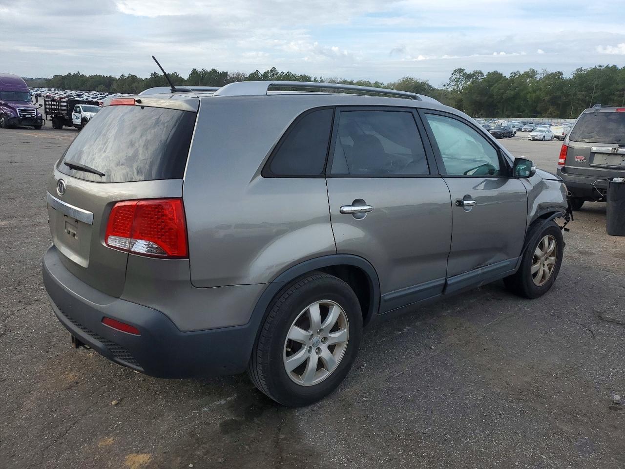 2013 KIA SORENTO