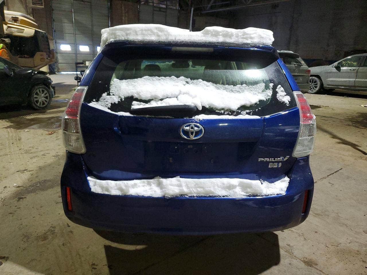 2016 TOYOTA PRIUS V