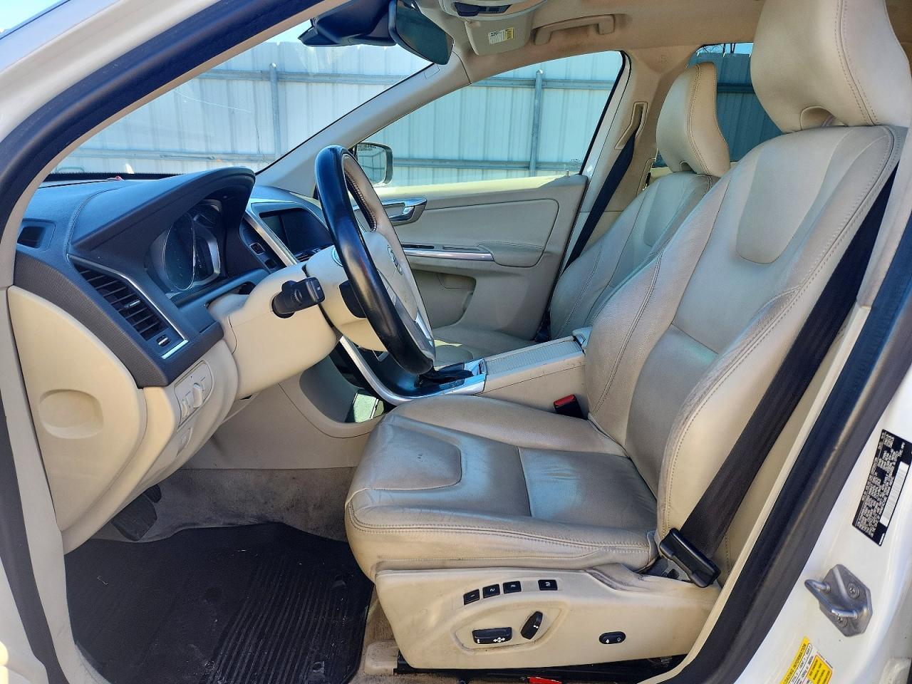 2016 VOLVO XC60