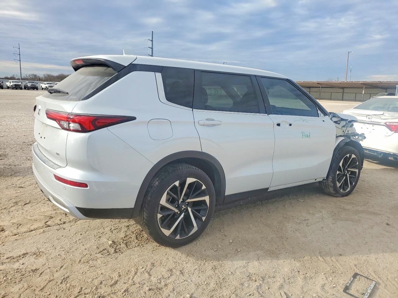 2024 MITSUBISHI outlander