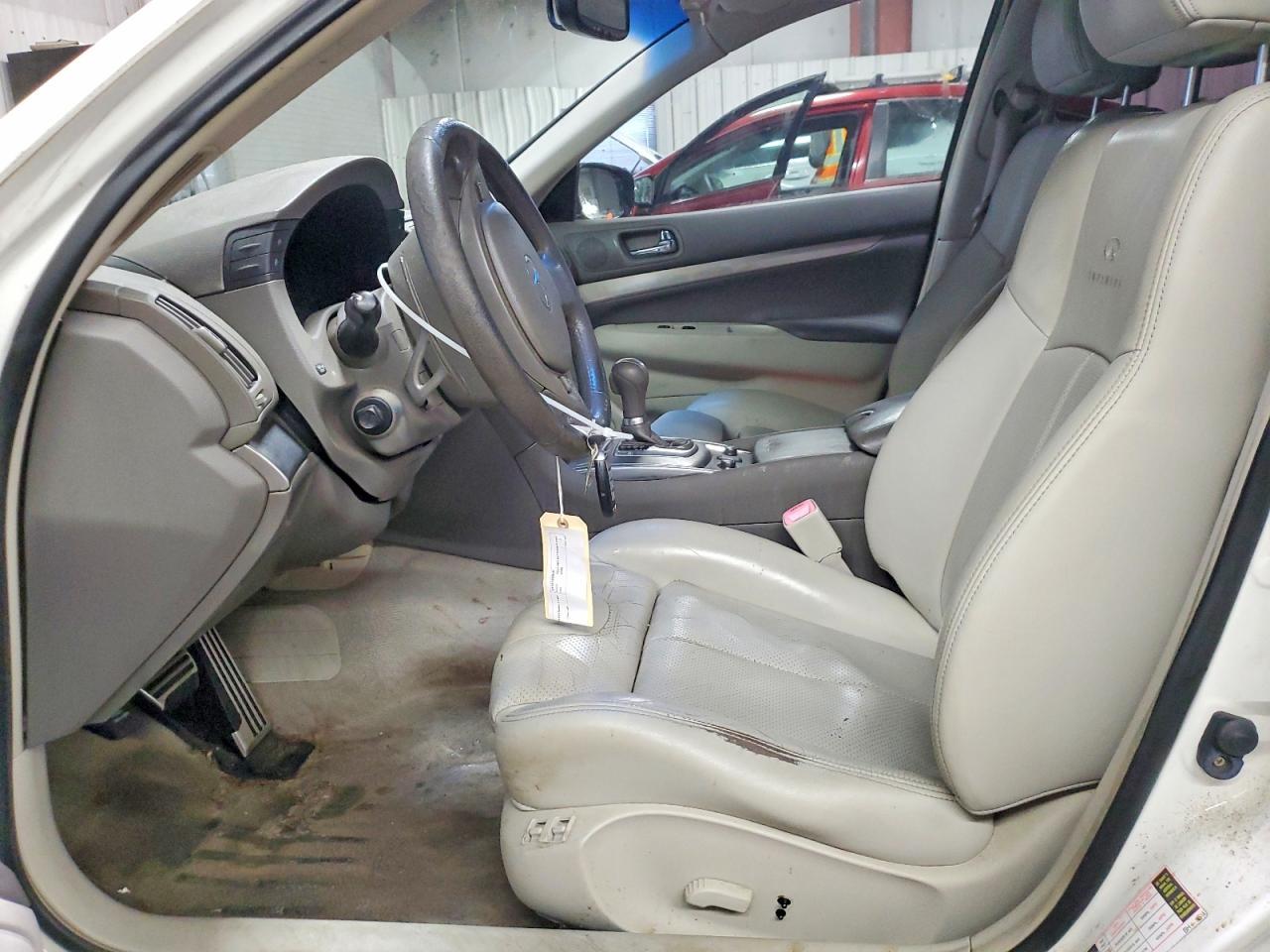 2011 INFINITI G37
