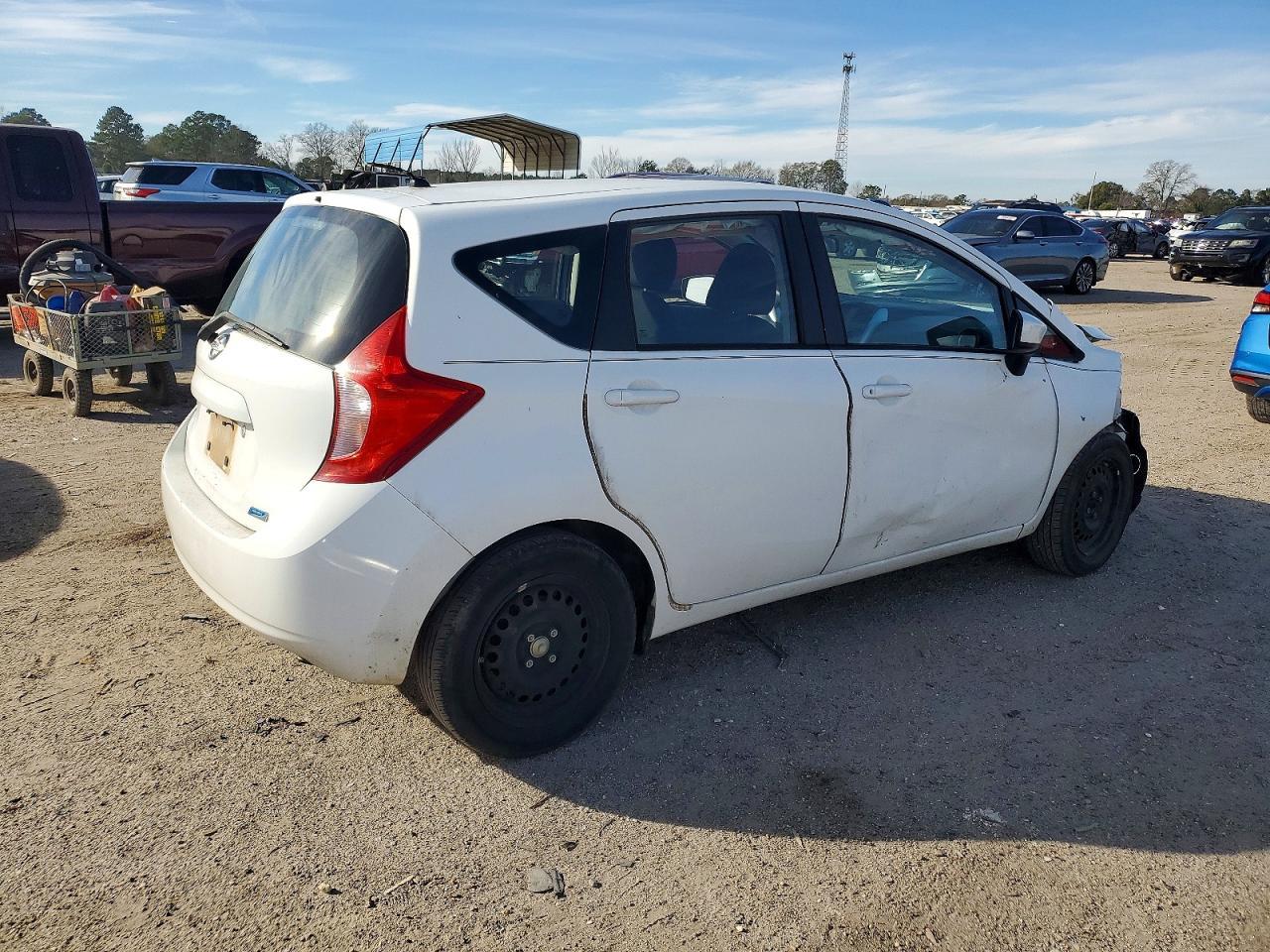 2015 NISSAN Versa Note