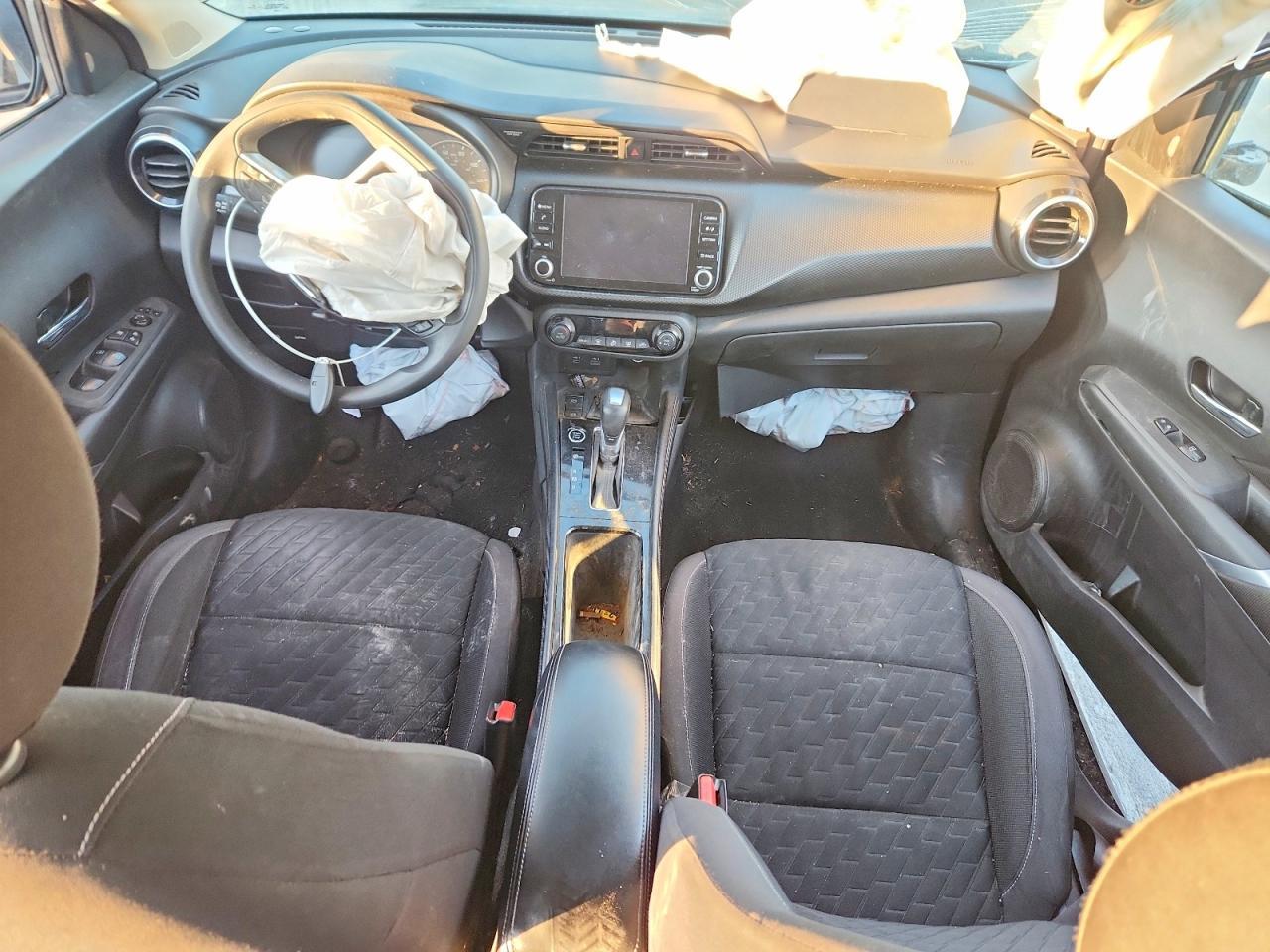 2021 NISSAN KICKS