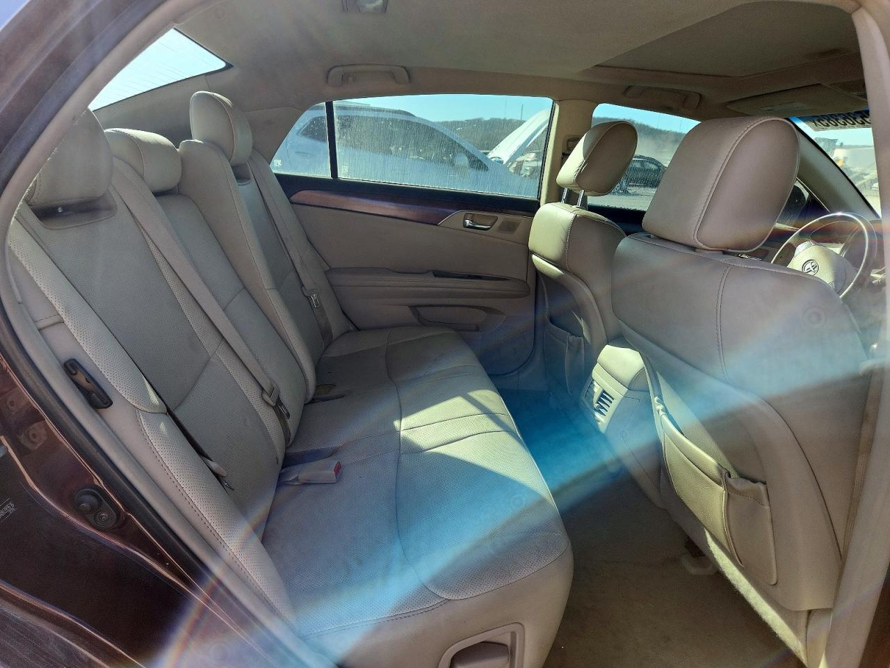 2011 TOYOTA Avalon