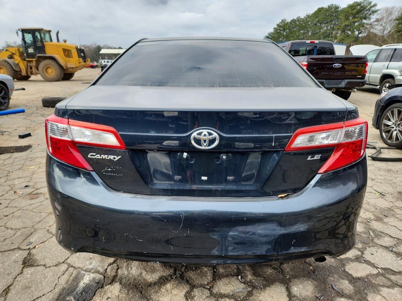 2014 TOYOTA CAMRY