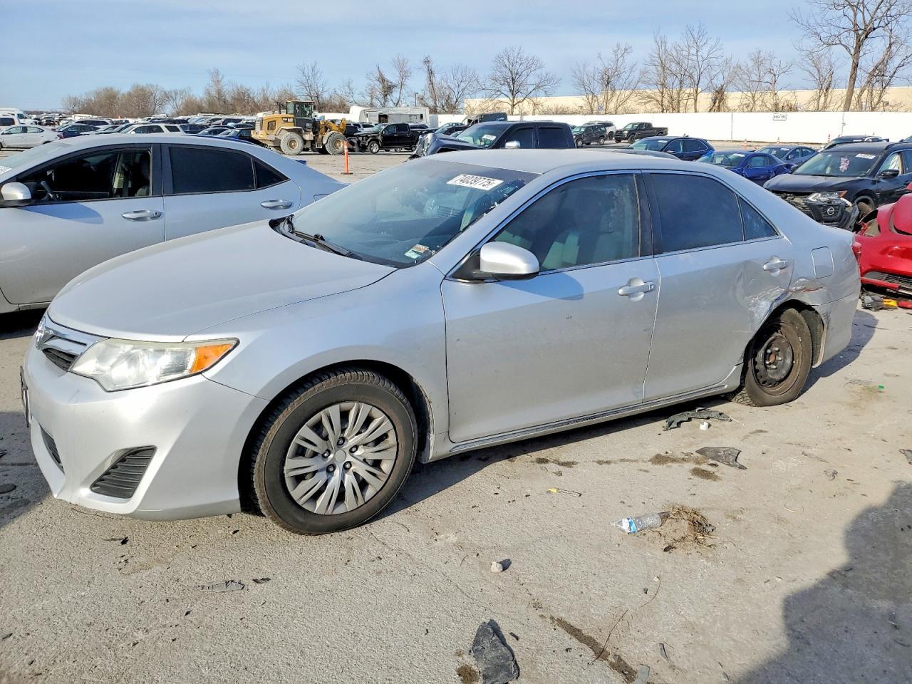 2014 TOYOTA CAMRY