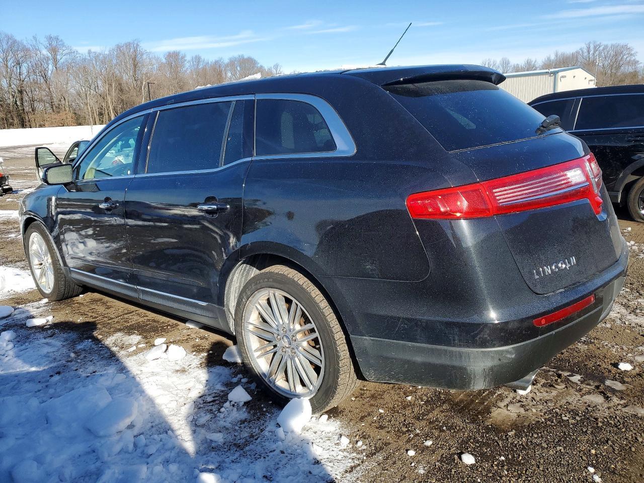2019 LINCOLN MKT