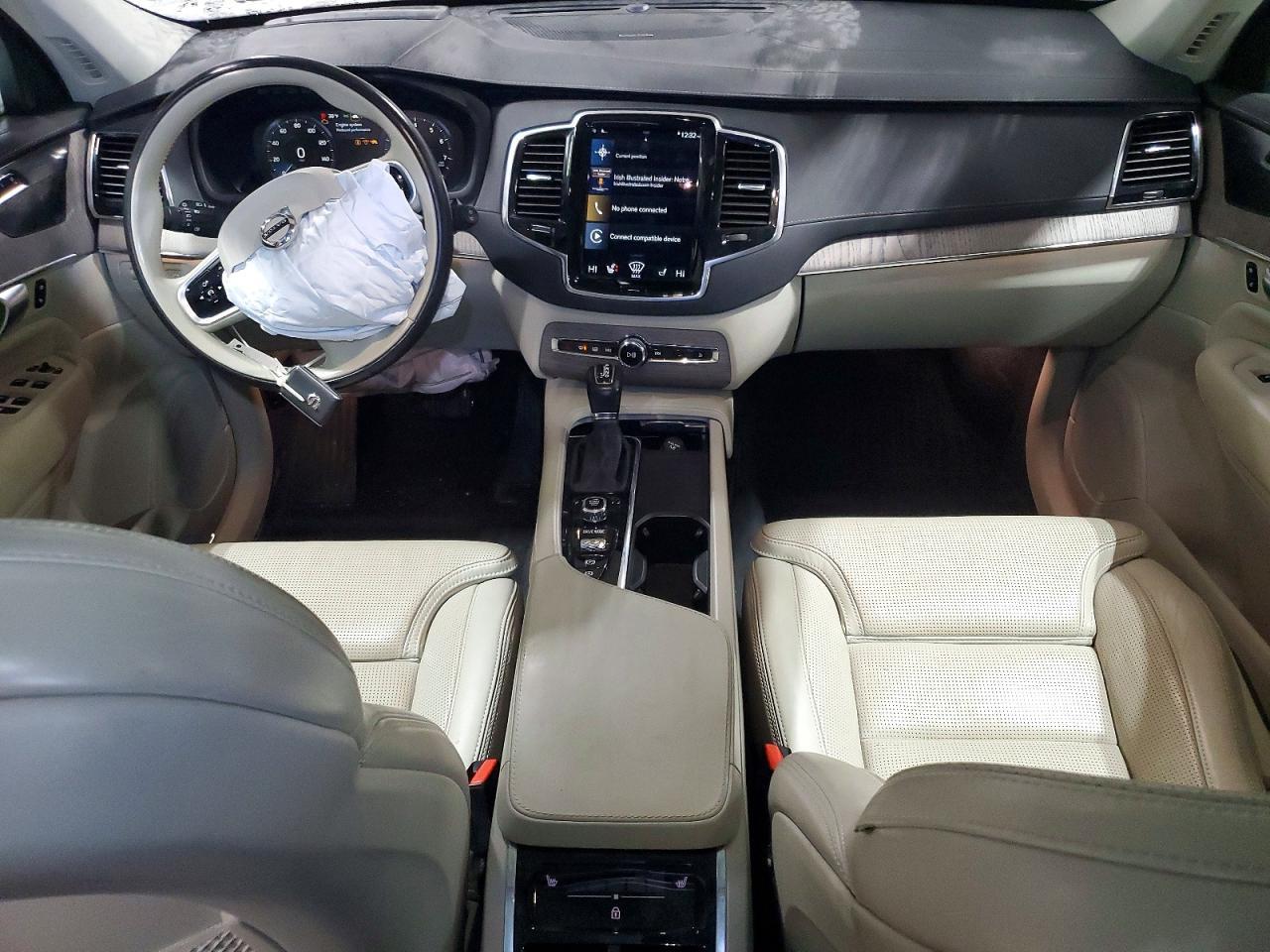 2021 VOLVO XC90