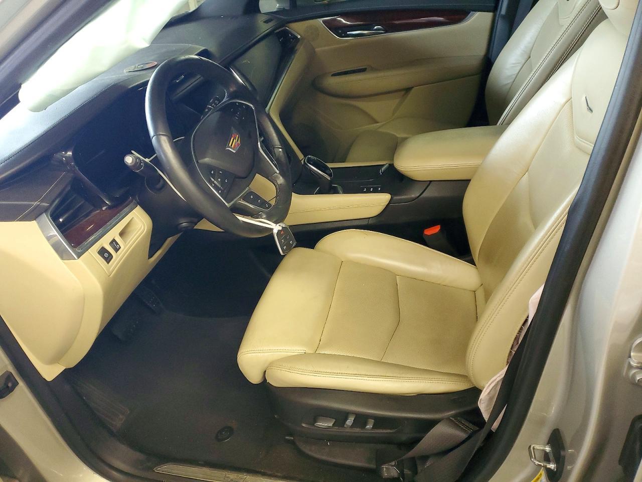 2017 CADILLAC XT5