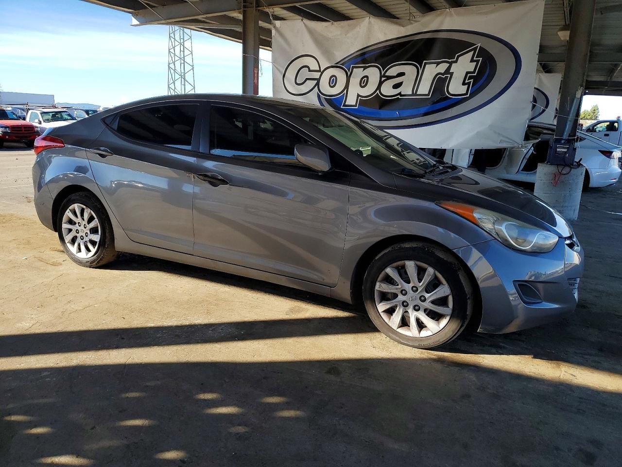 2012 HYUNDAI ELANTRA