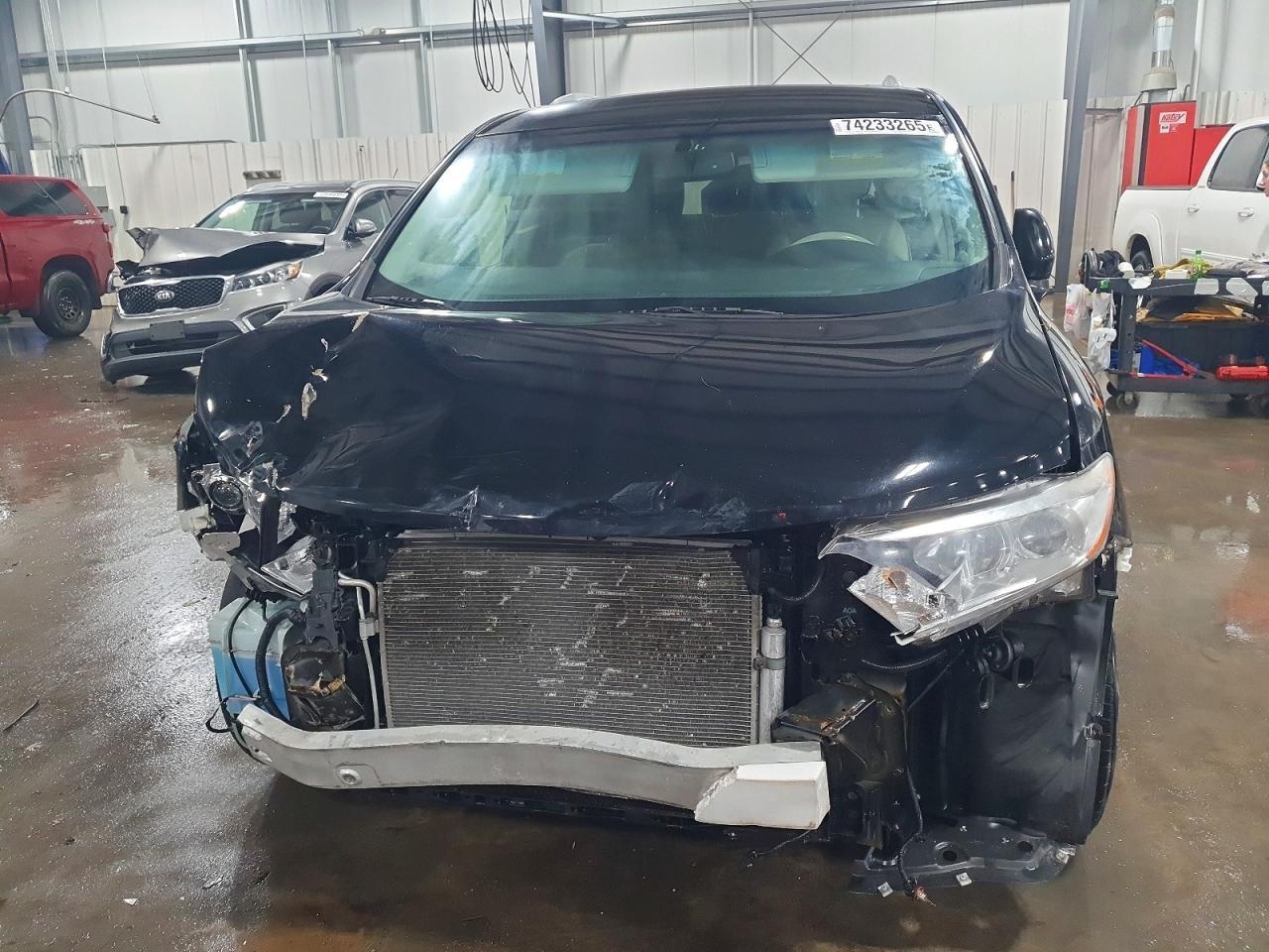 2013 NISSAN Quest