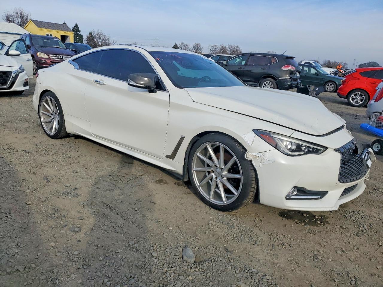 2017 INFINITI Q60