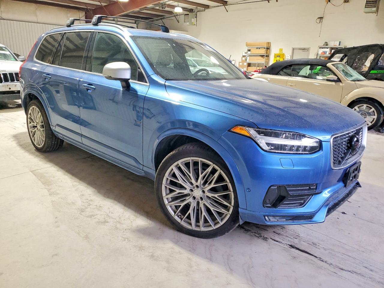2017 VOLVO XC90