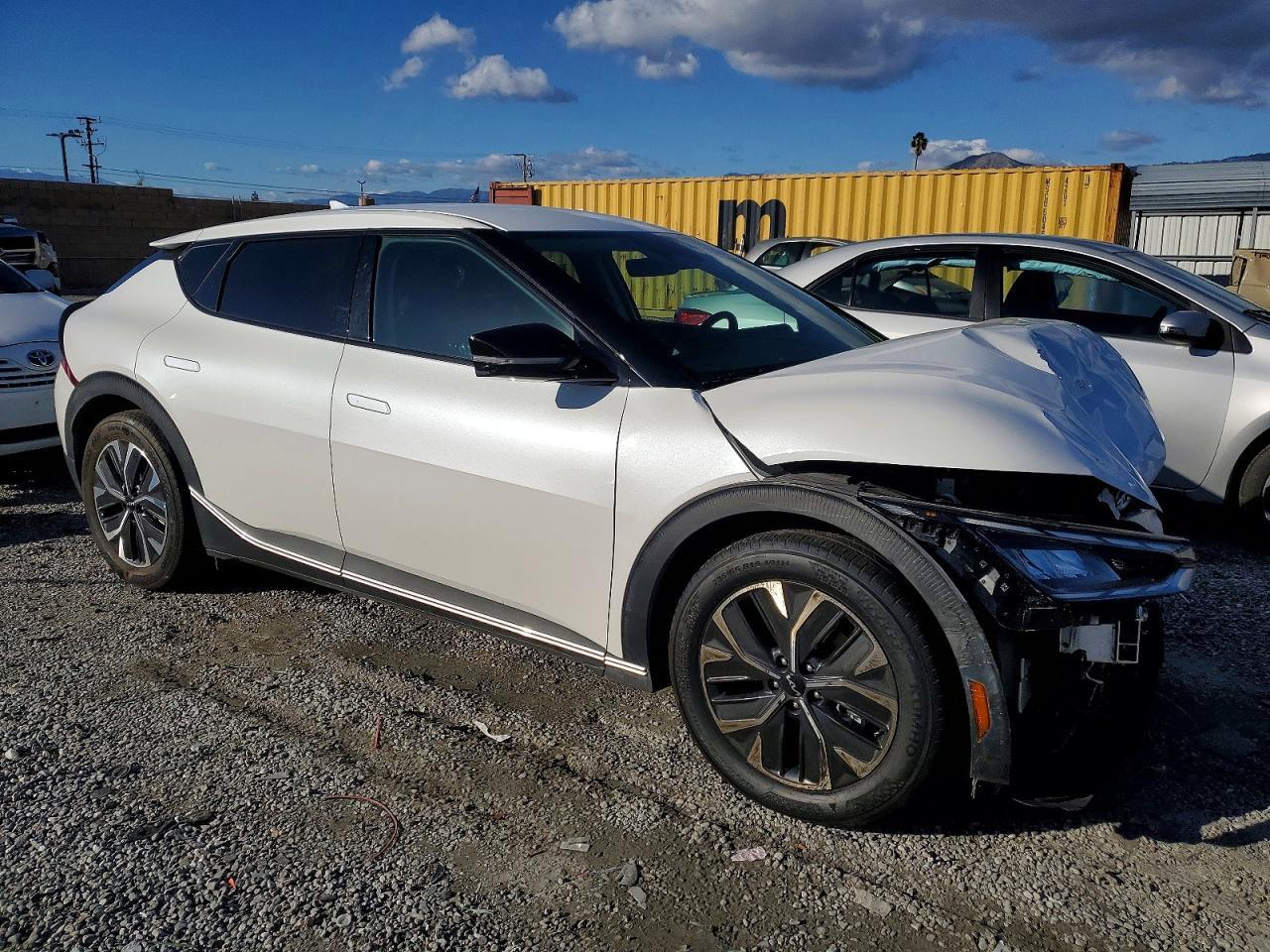 2023 KIA EV6
