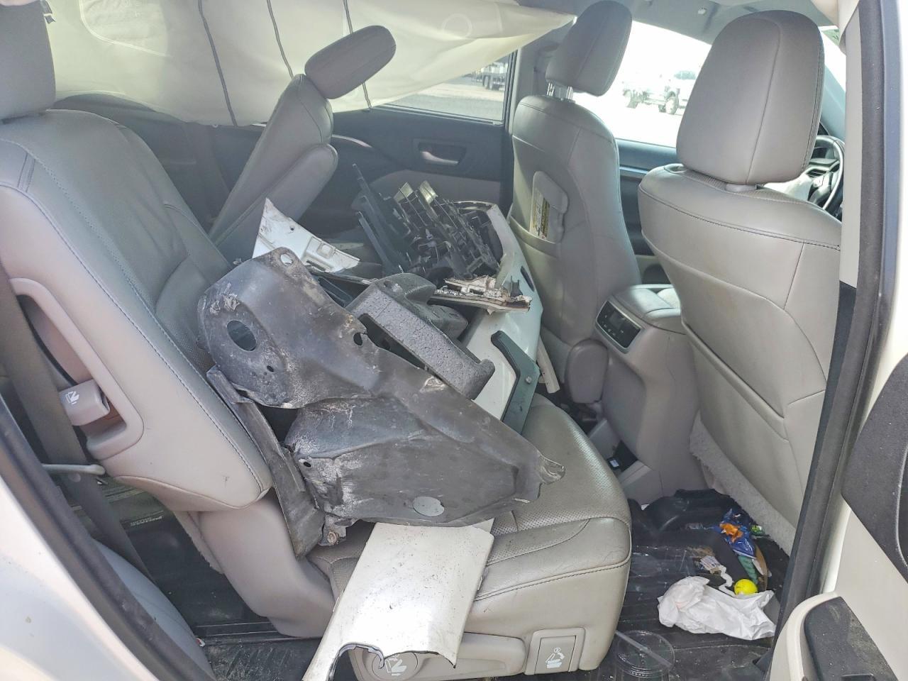 2014 TOYOTA HIGHLANDER
