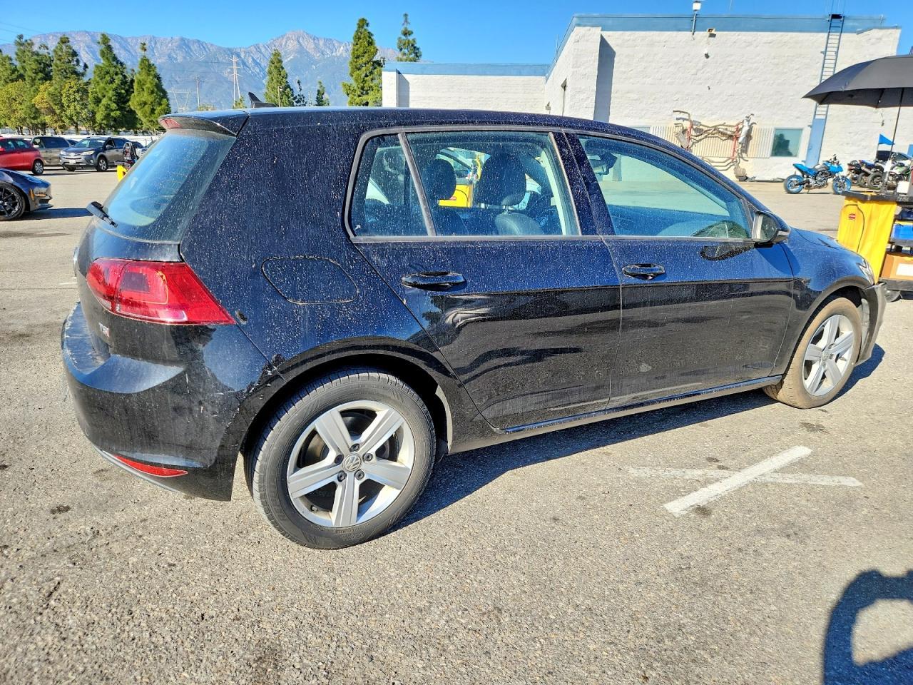 2017 VOLKSWAGEN GOLF