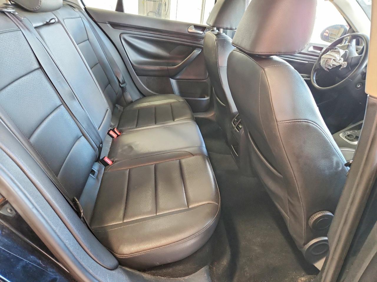 2010 VOLKSWAGEN JETTA