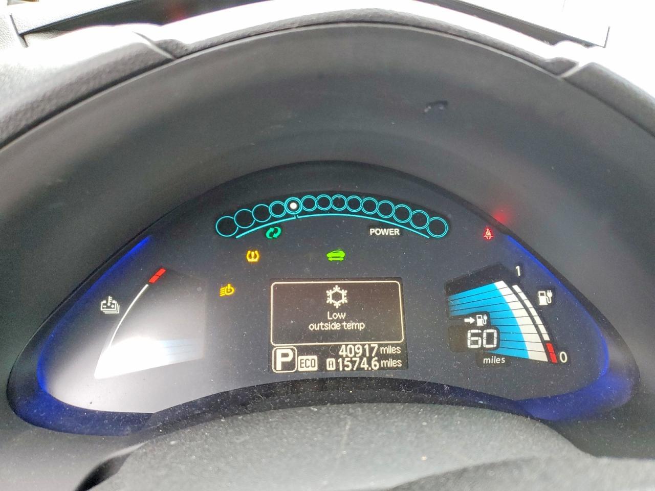 2017 NISSAN LEAF