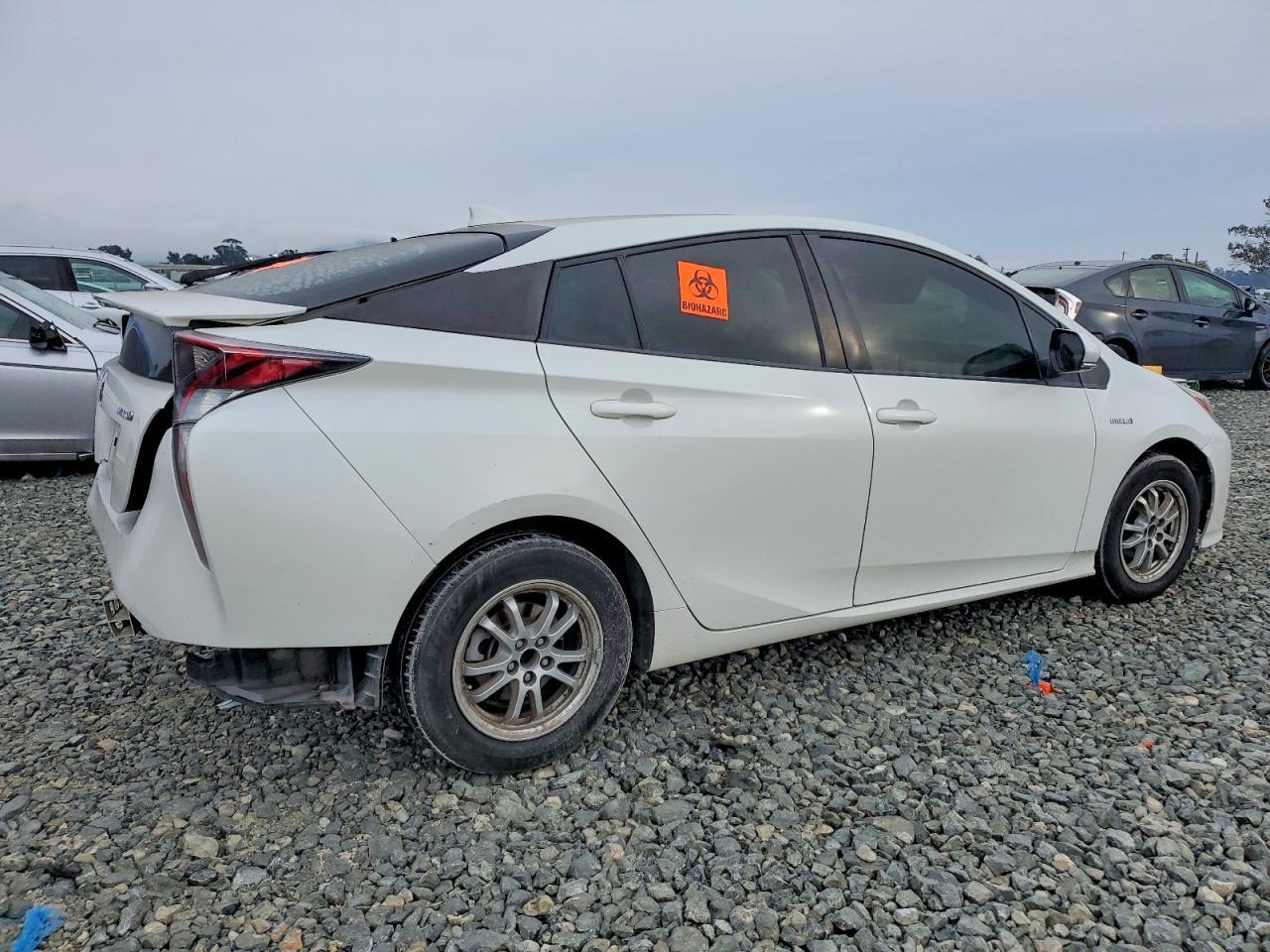 2016 TOYOTA PRIUS