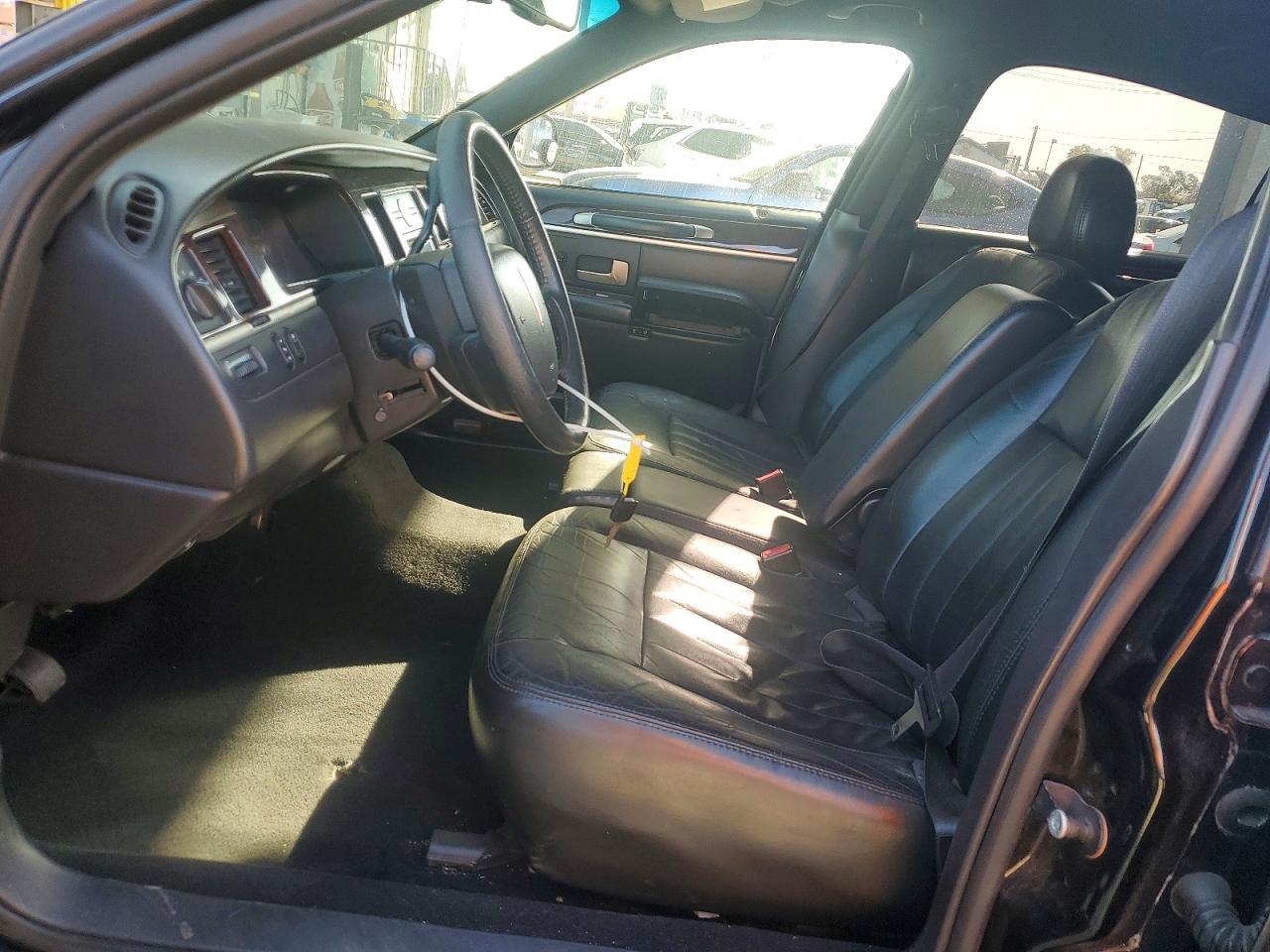 2007 LINCOLN Town Car