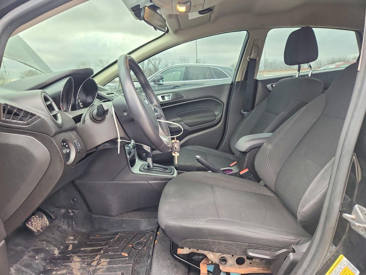 2016 FORD Fiesta