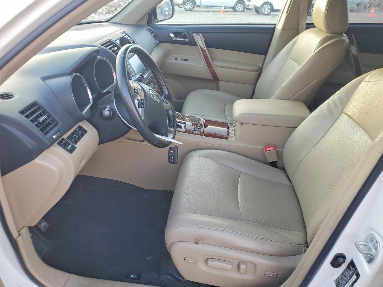 2011 TOYOTA HIGHLANDER