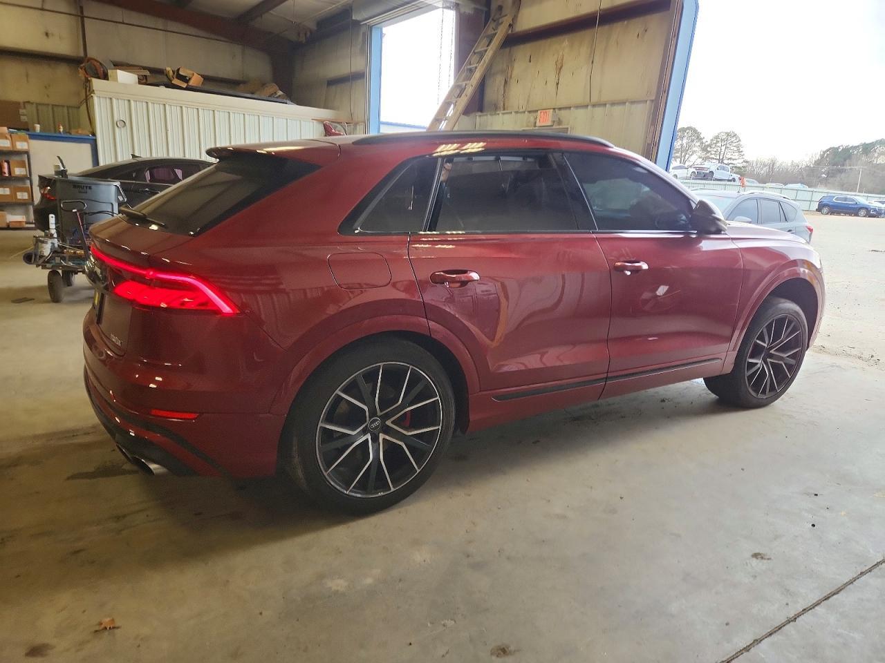 2022 AUDI SQ8