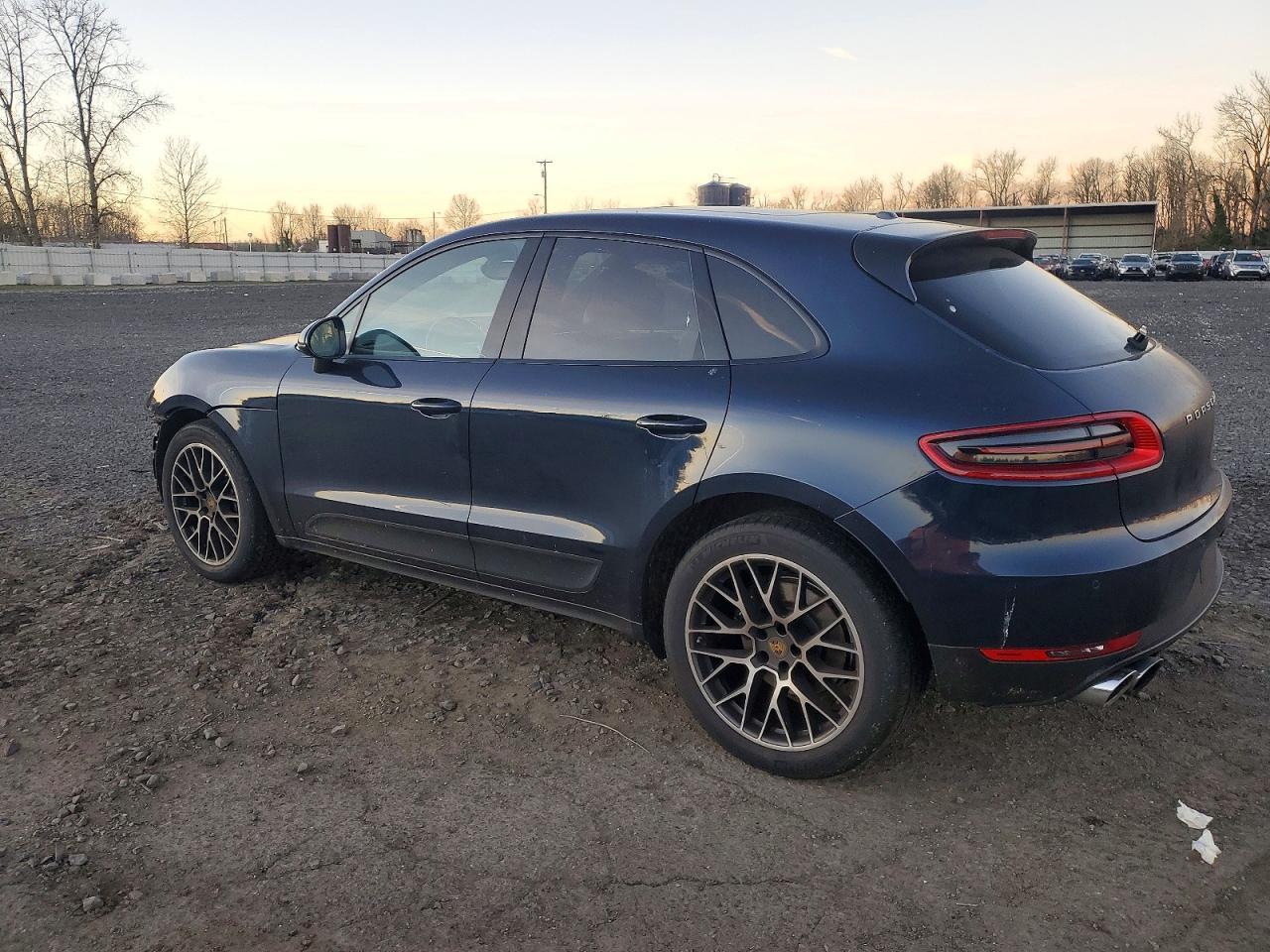 2018 PORSCHE Macan
