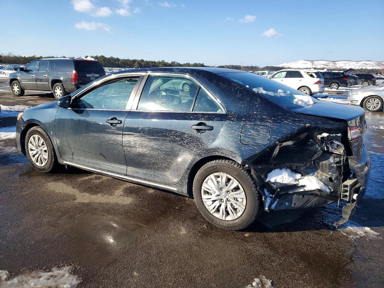 2014 TOYOTA CAMRY