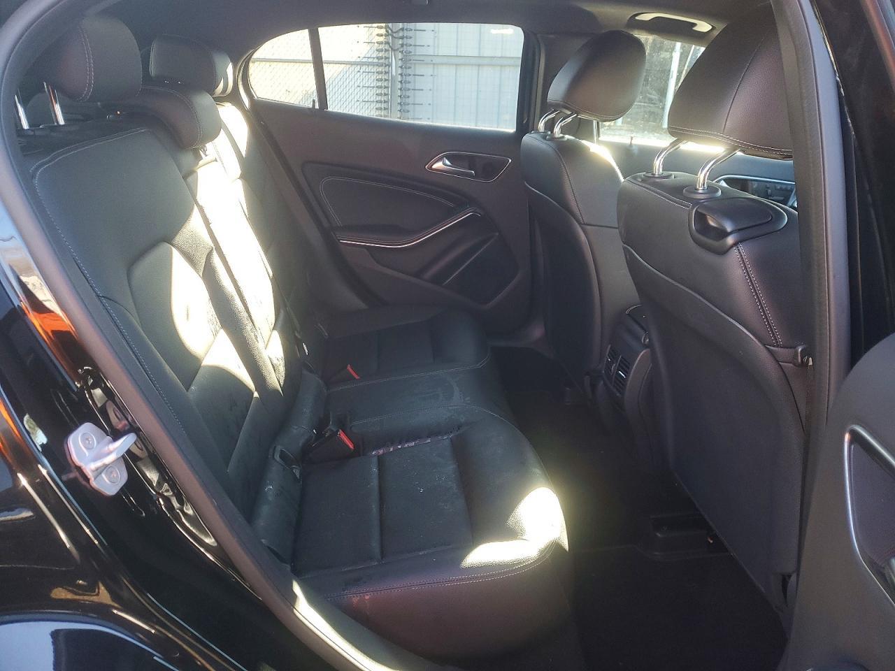 2016 MERCEDES-BENZ