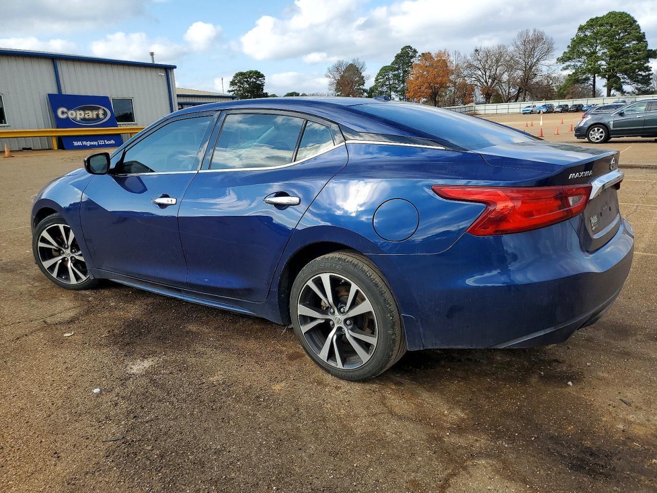 2017 NISSAN Maxima
