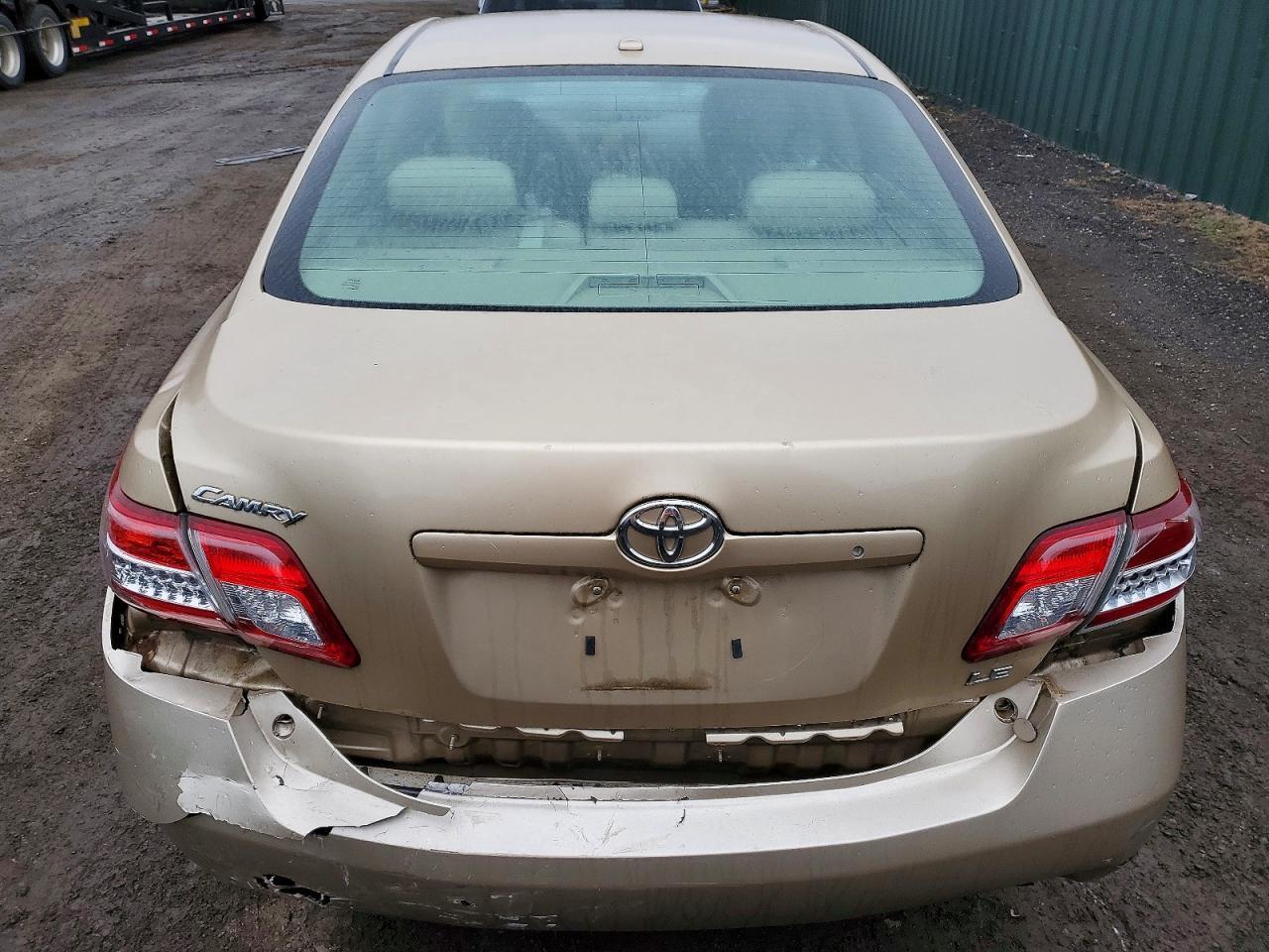 2011 TOYOTA CAMRY