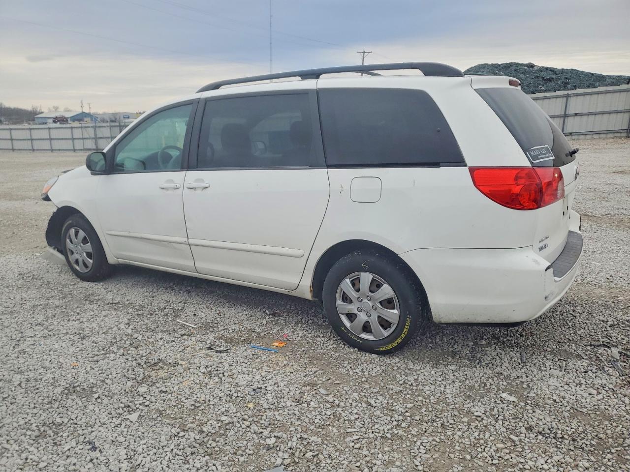 2010 TOYOTA SIENNA
