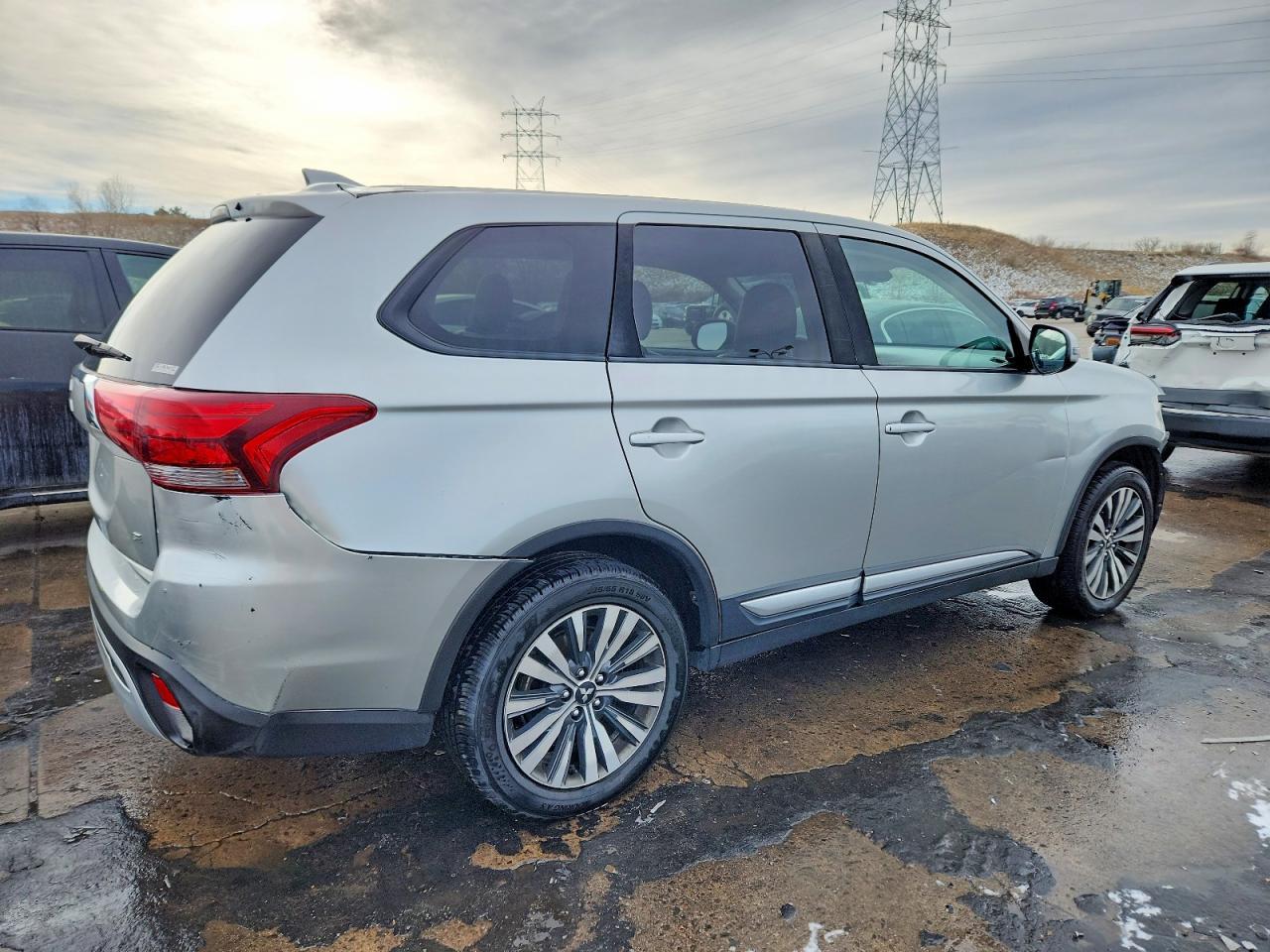 2020 MITSUBISHI outlander