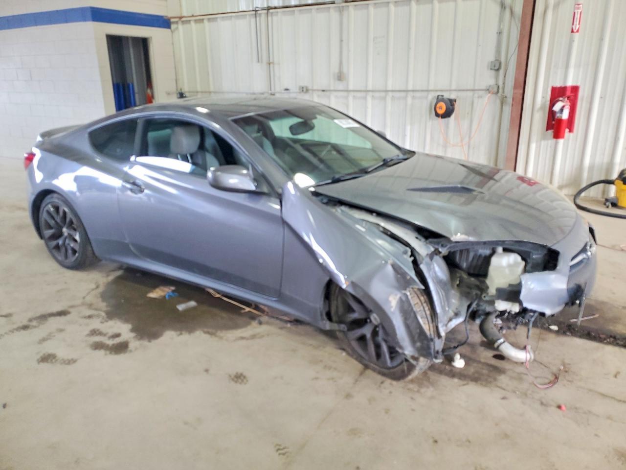 2014 HYUNDAI GENESIS