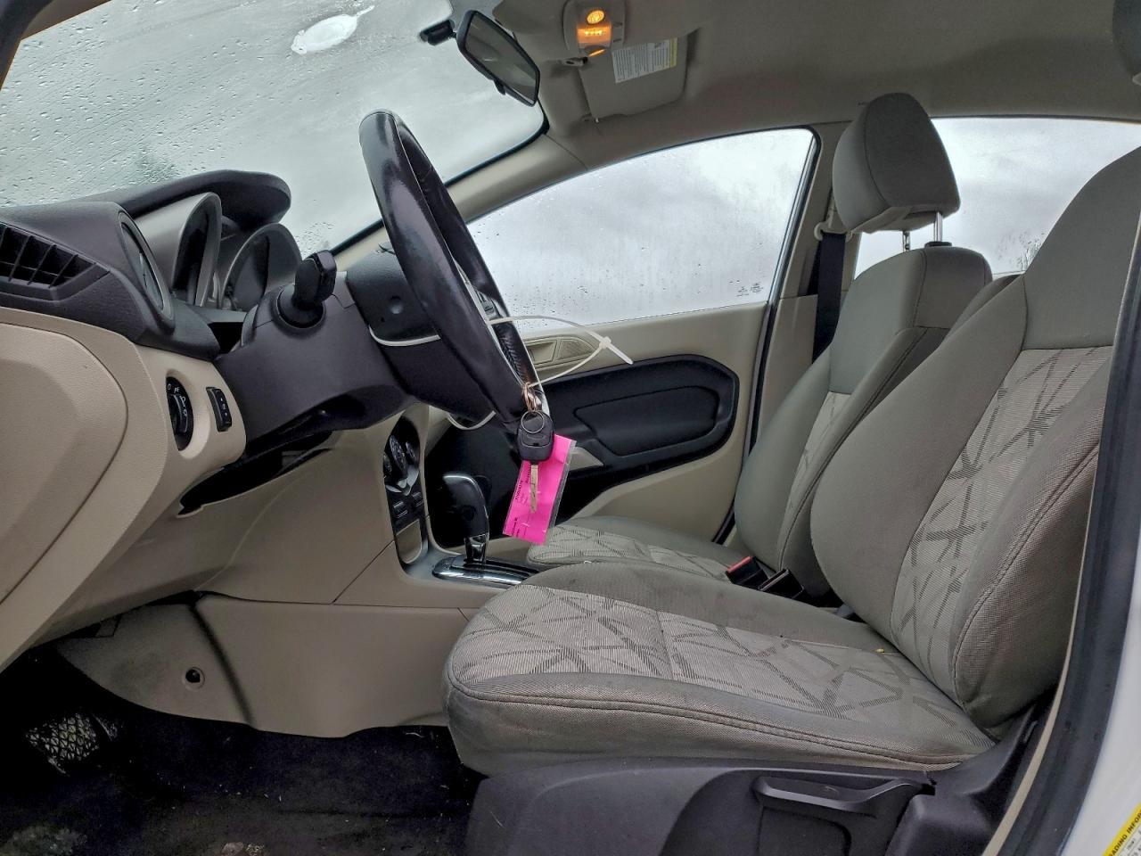 2013 FORD Fiesta