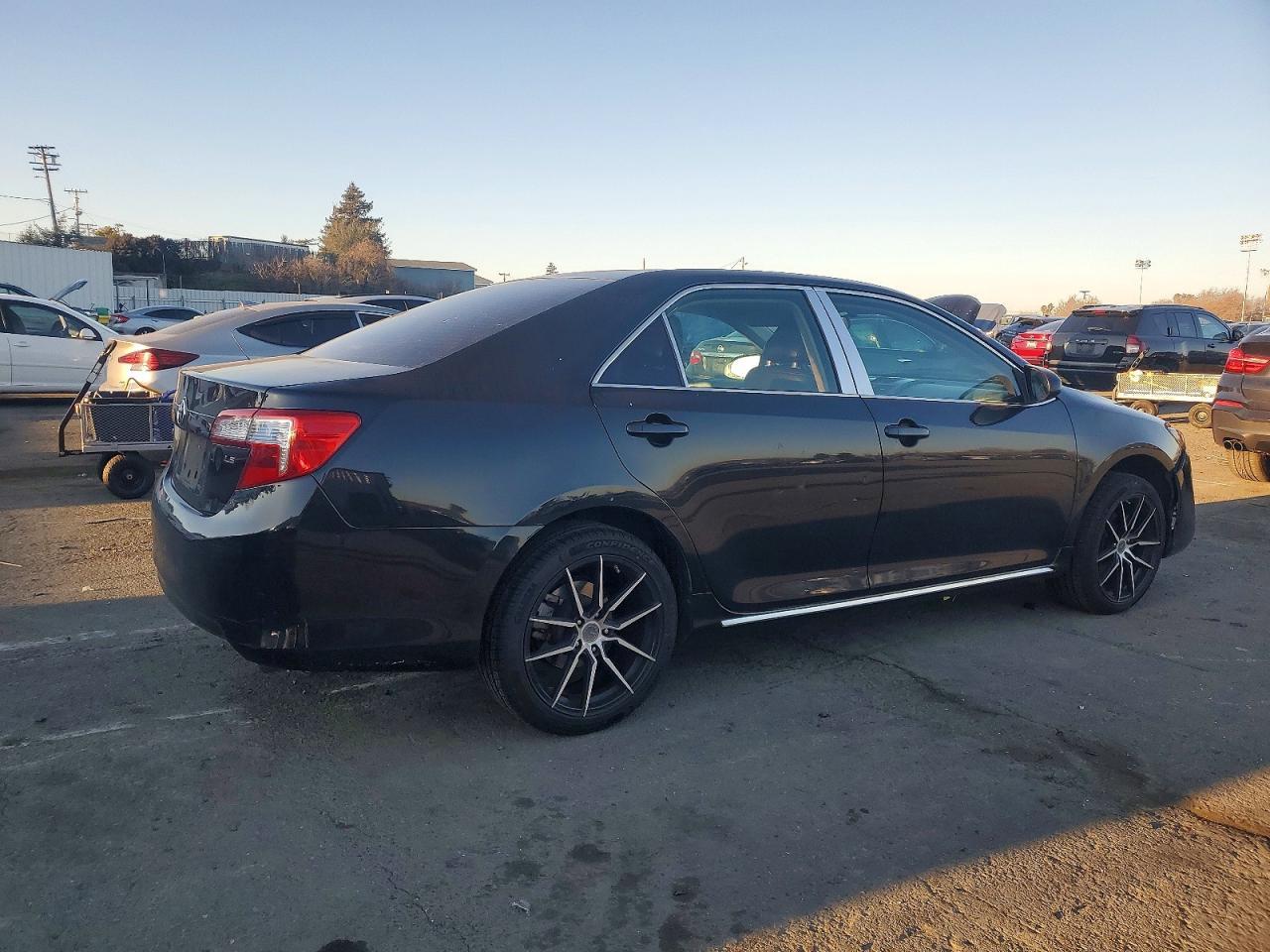 2012 TOYOTA CAMRY