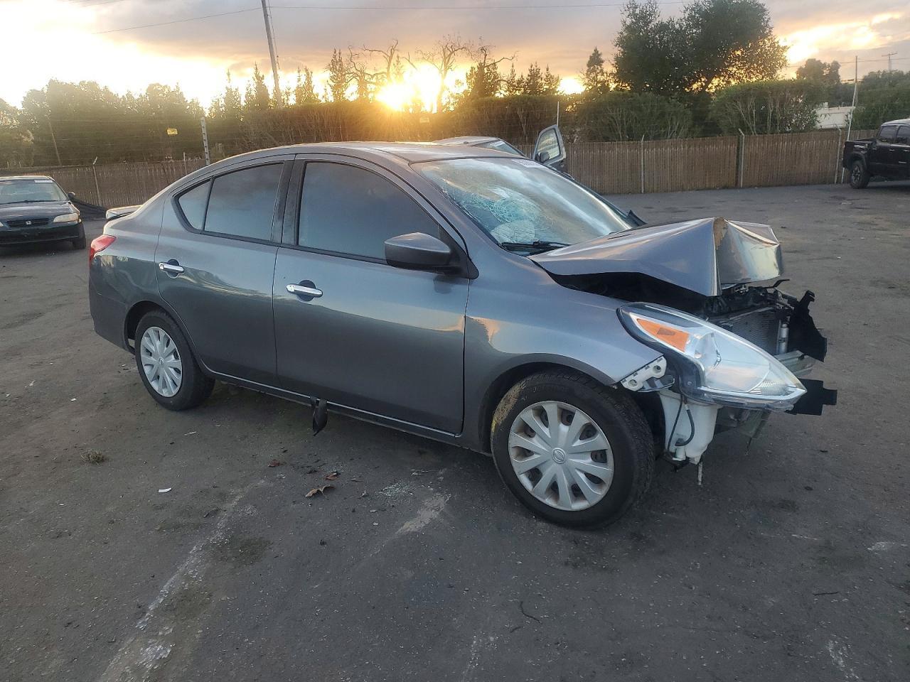 2017 NISSAN VERSA