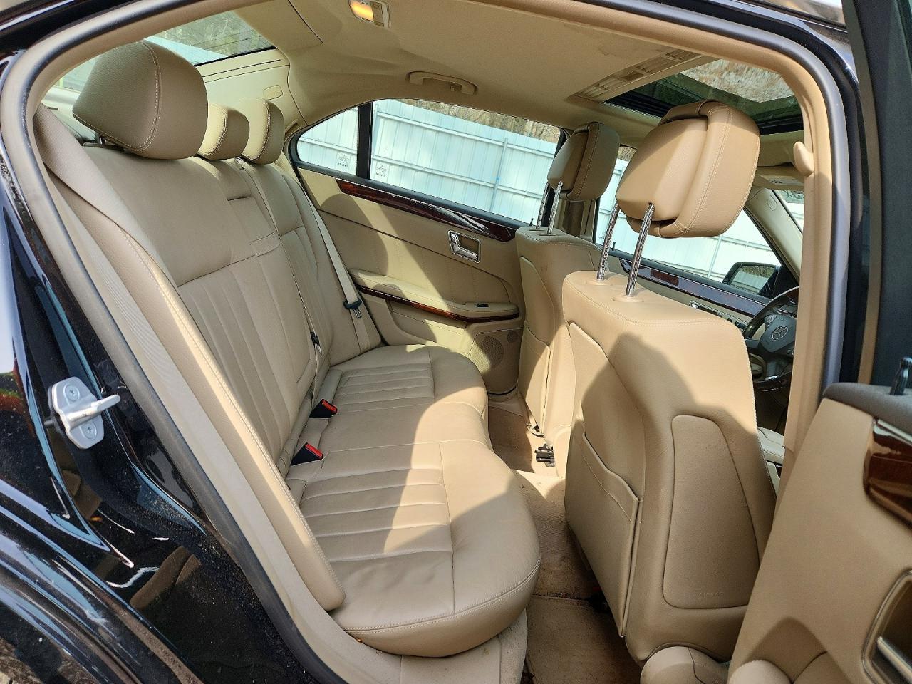 2011 MERCEDES-BENZ E-Class