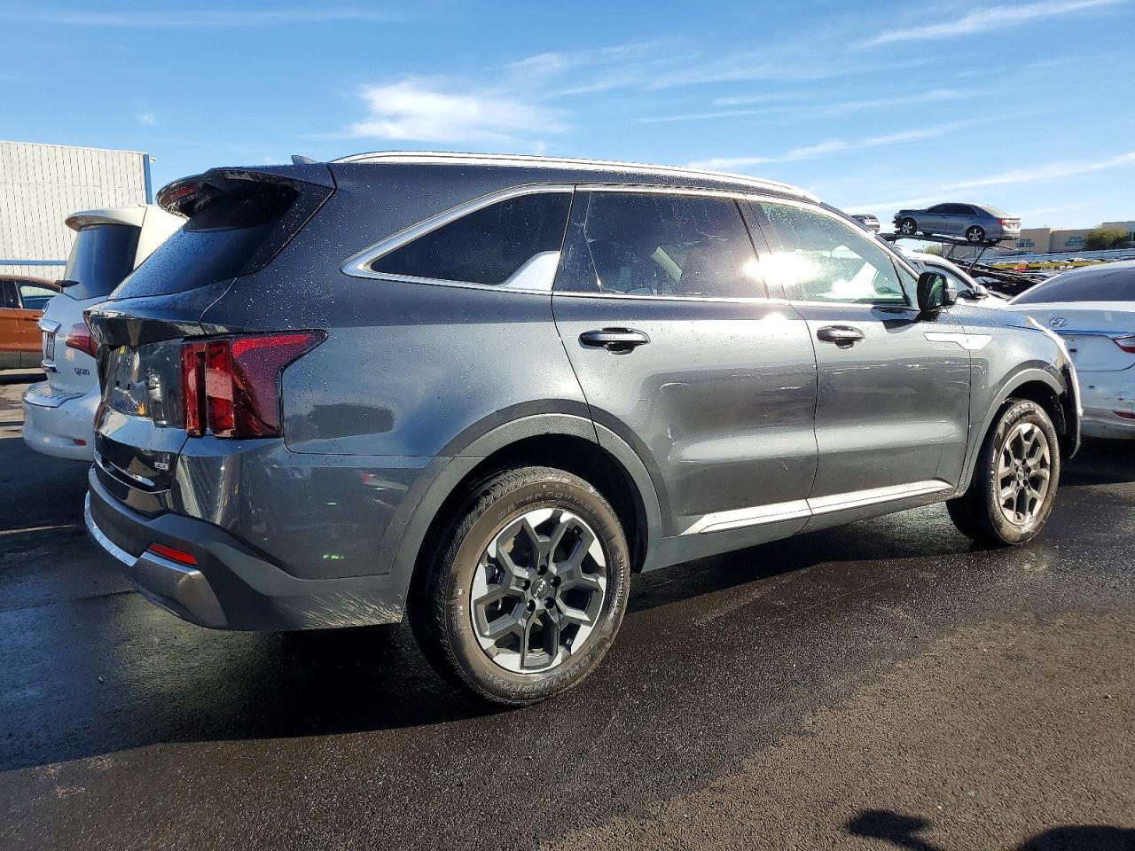 2024 KIA SORENTO