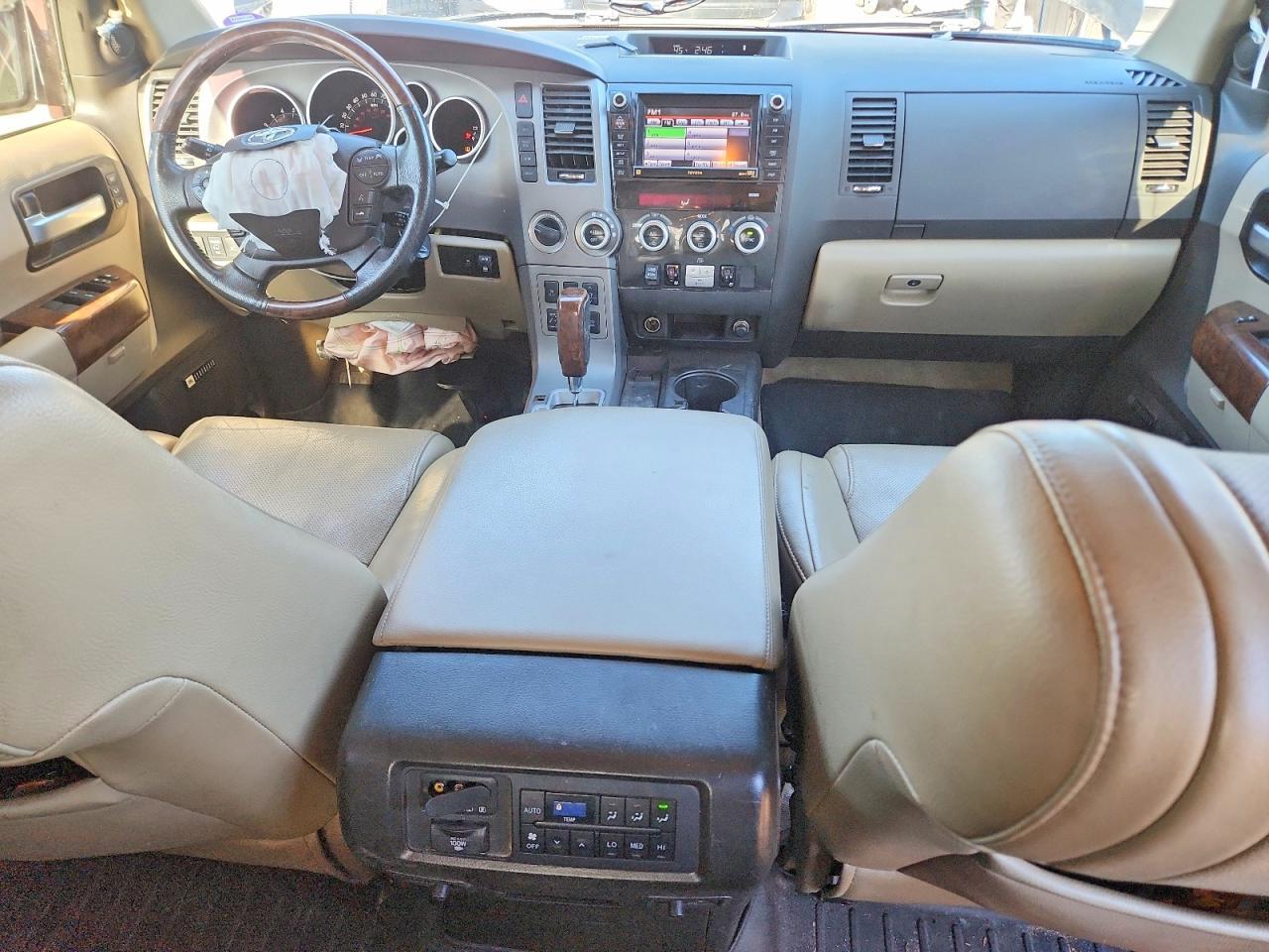 2010 TOYOTA Sequoia