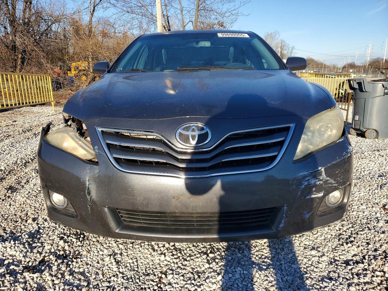 2011 TOYOTA CAMRY
