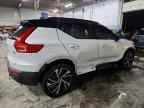 2022 VOLVO XC40