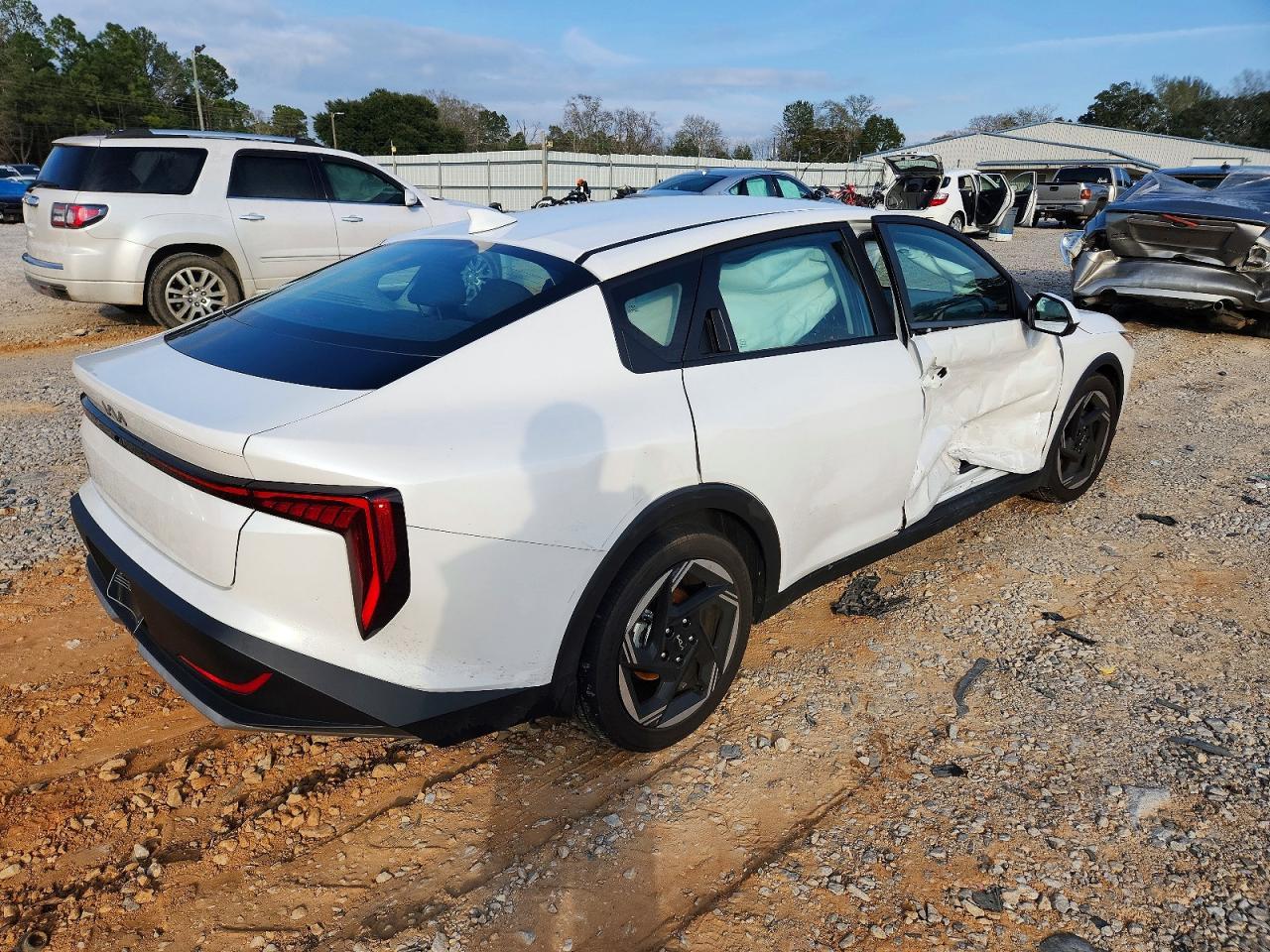 2025 KIA K4