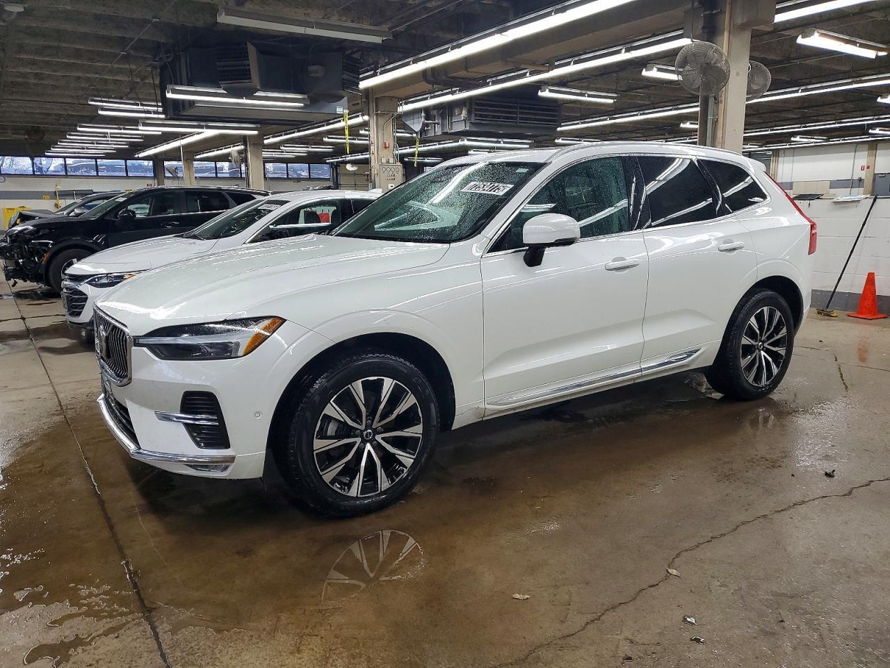 2023 VOLVO XC60