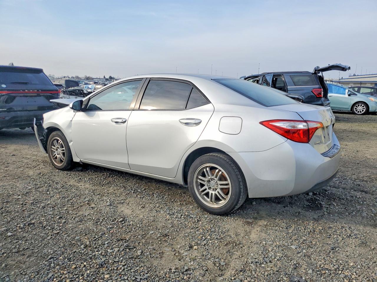 2015 TOYOTA COROLLA
