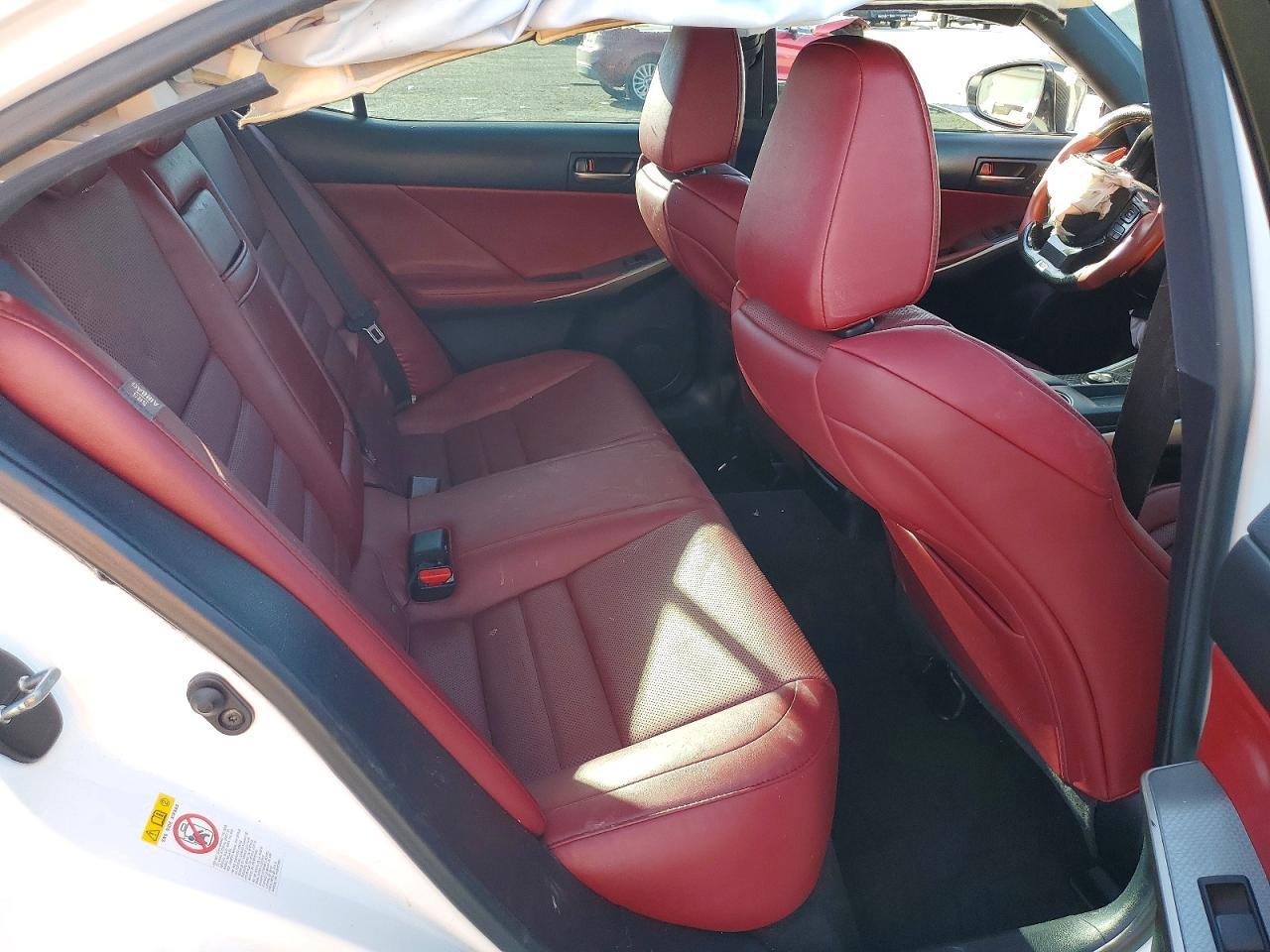 2018 LEXUS IS 300