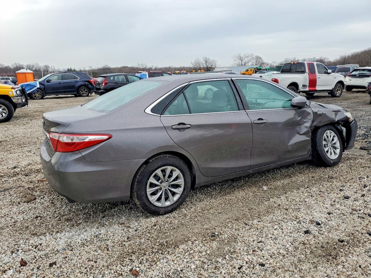 2016 TOYOTA CAMRY