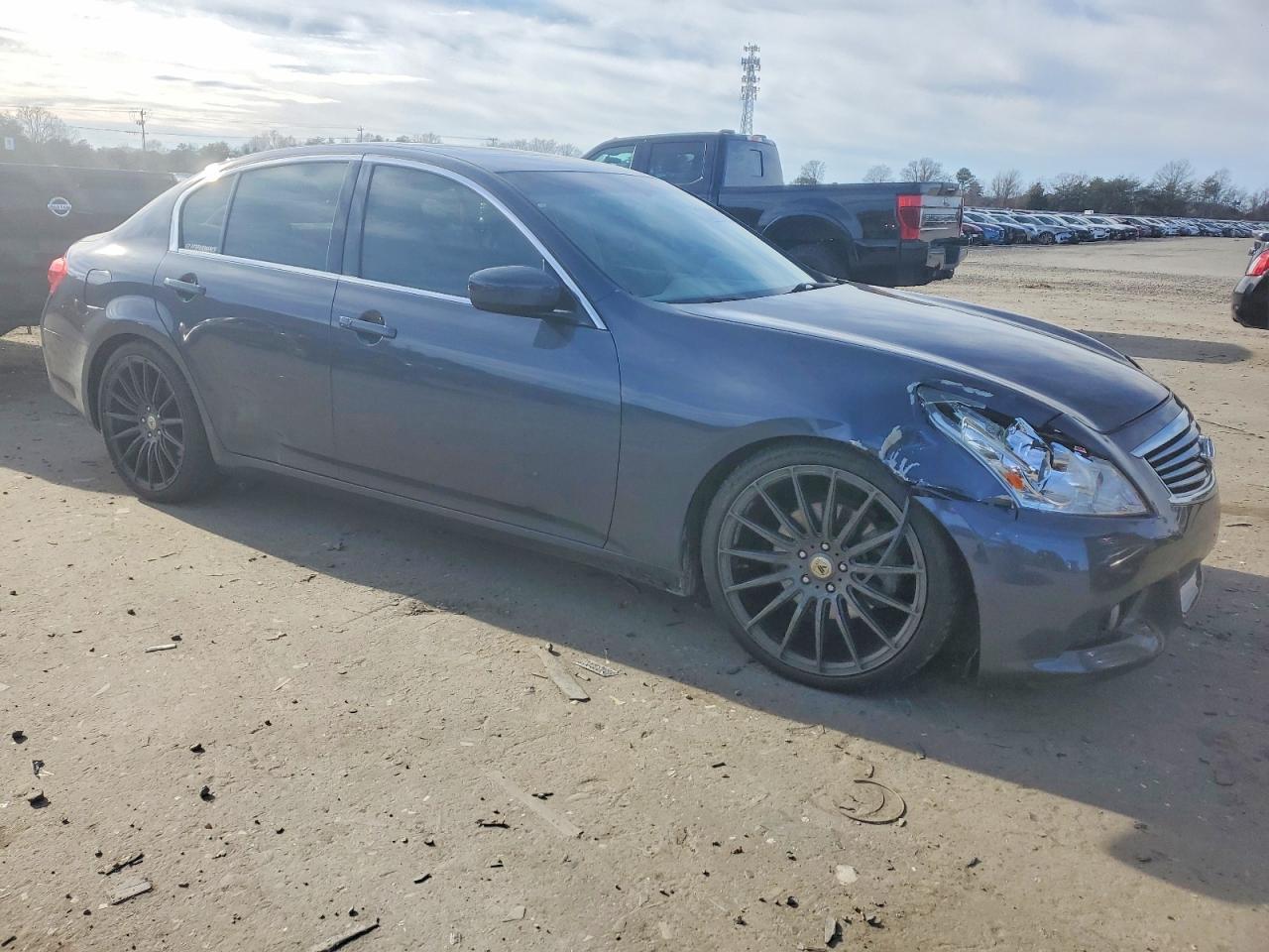 2012 INFINITI G37