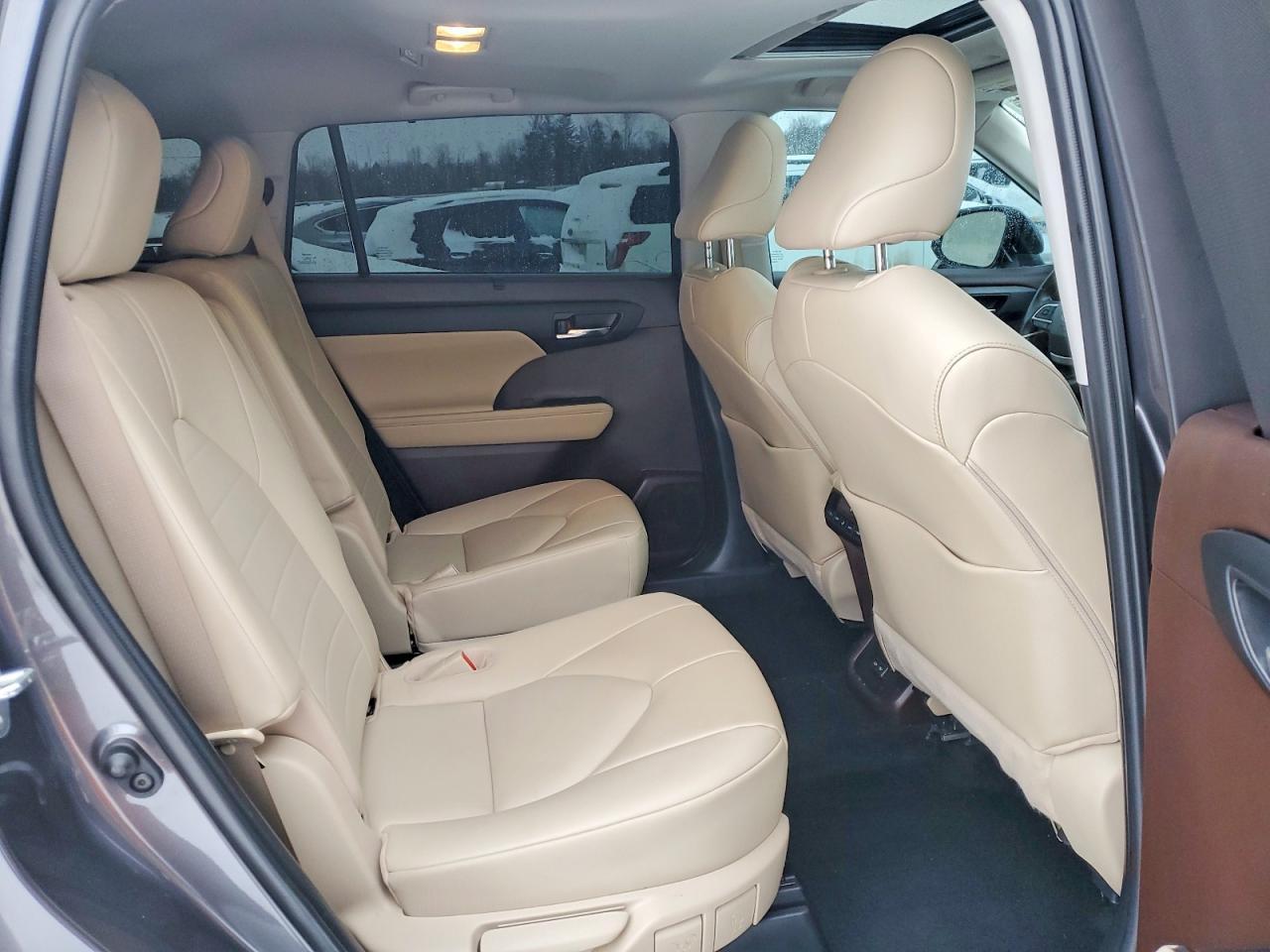 2022 TOYOTA HIGHLANDER